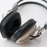 800px-Headphones_1